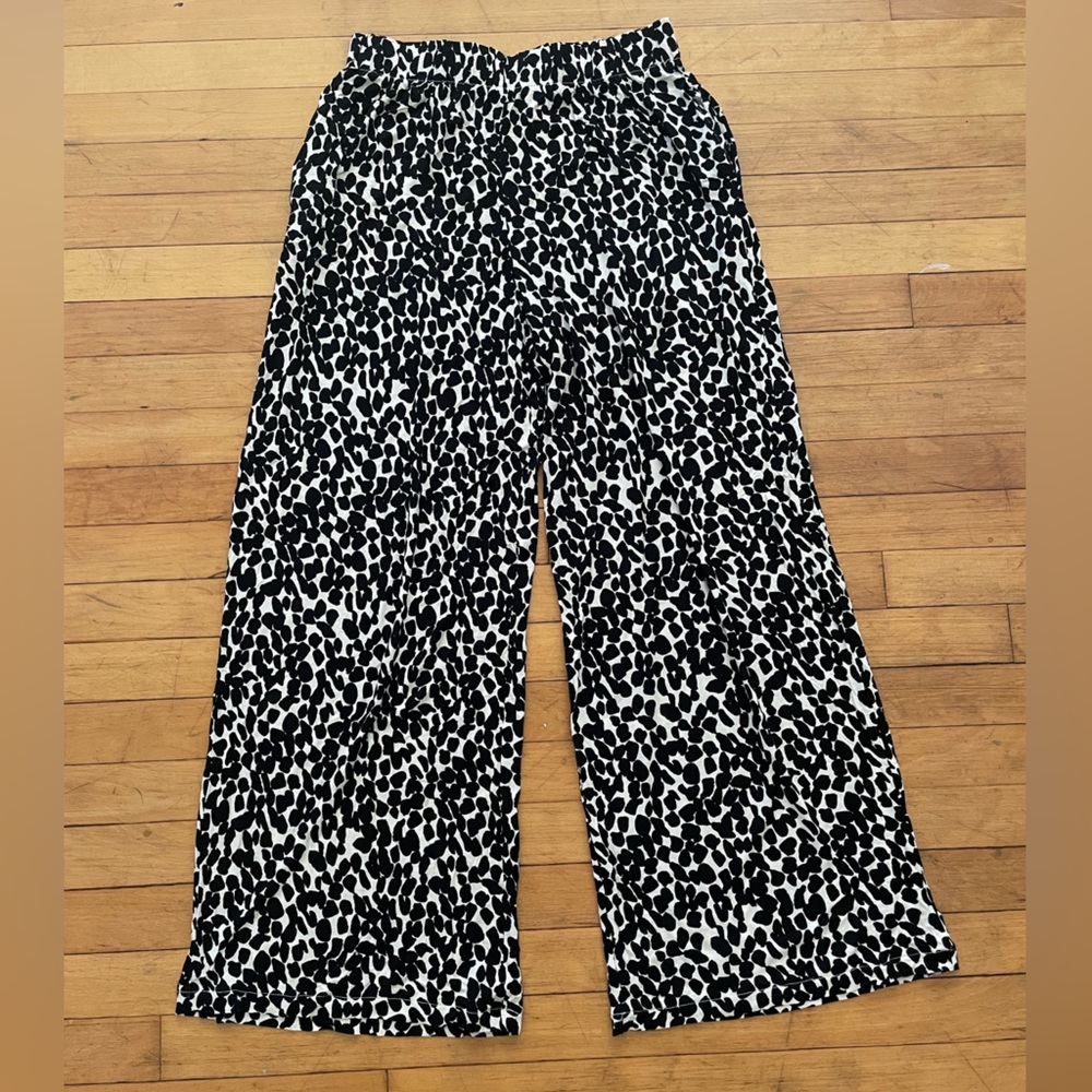 H&M wide leg cheetah/ leopard print stretchy cotton pants